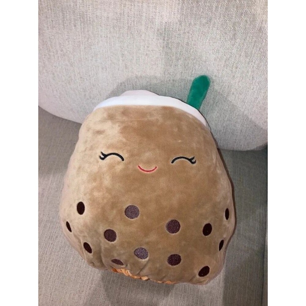 Reversible boba and cupcake plushie stuffed animal stuffie